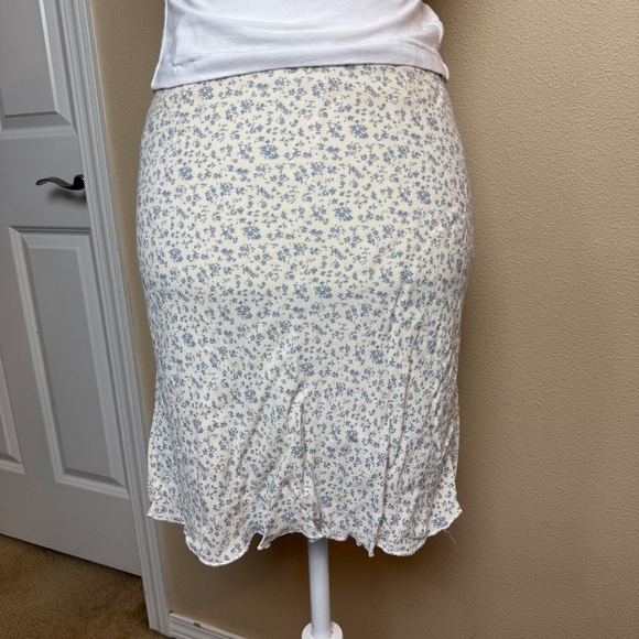 Brandy Melville Yellow and Blue Flower Skirt - Picture 4 of 6